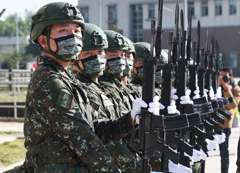 *进党民**延长了台湾地区役男兵役，却想用别人的税金收买人心