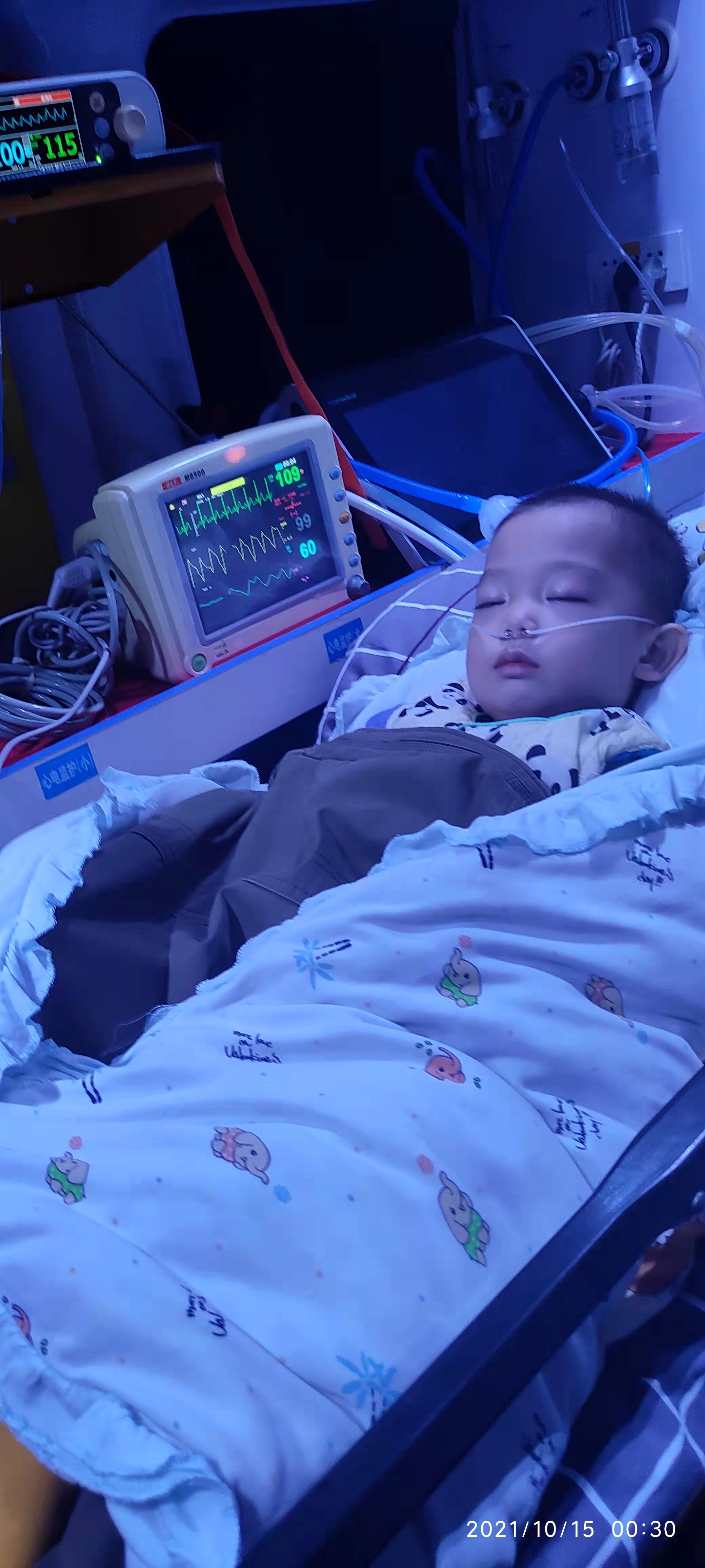 山东女子婆婆出院才3天，儿子又感冒进ICU27天，妈妈因病也在抢救