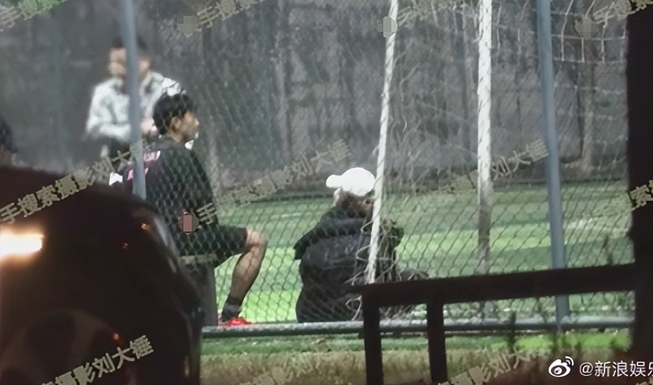 千万粉丝男爱豆恋情曝光见家长,千万粉丝恋情曝光