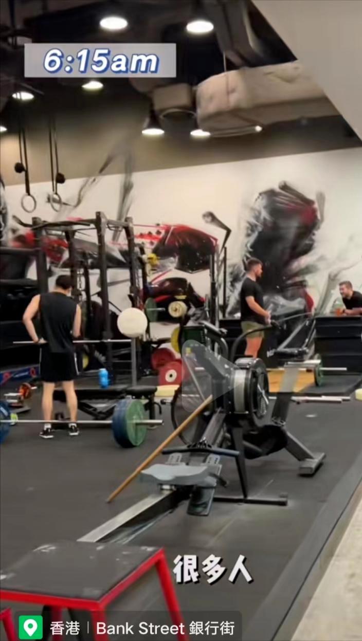 凌晨6点，香港中环健身房爆满，我顿悟了年薪百万的财富密码