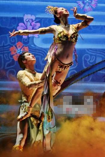 “人体模特”汤加丽：父母很难原谅我，和丈夫离了婚，但我不后悔