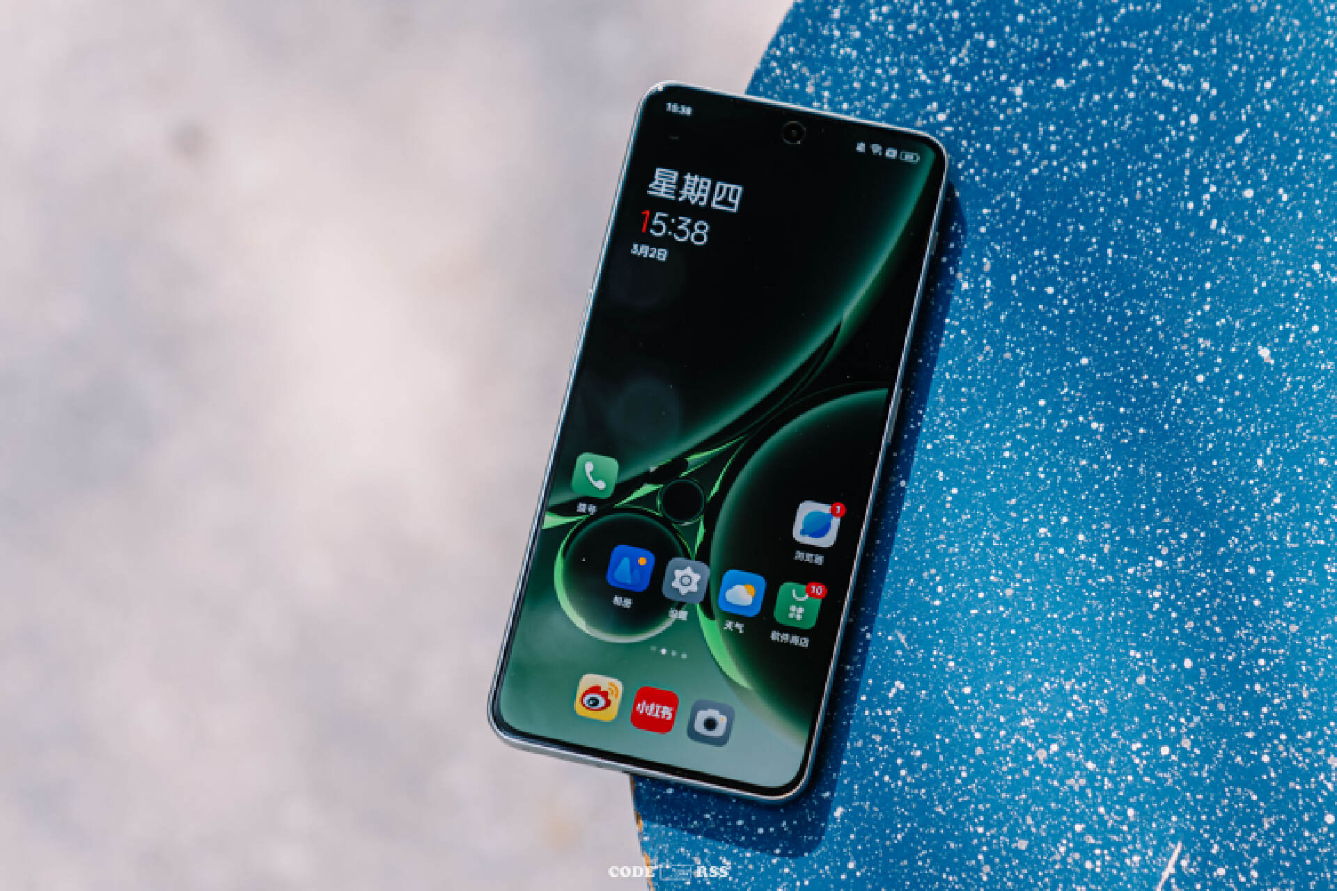 一加Ace2V开箱:16GB内存加顶级屏和天玑9000,超进取的两千元机