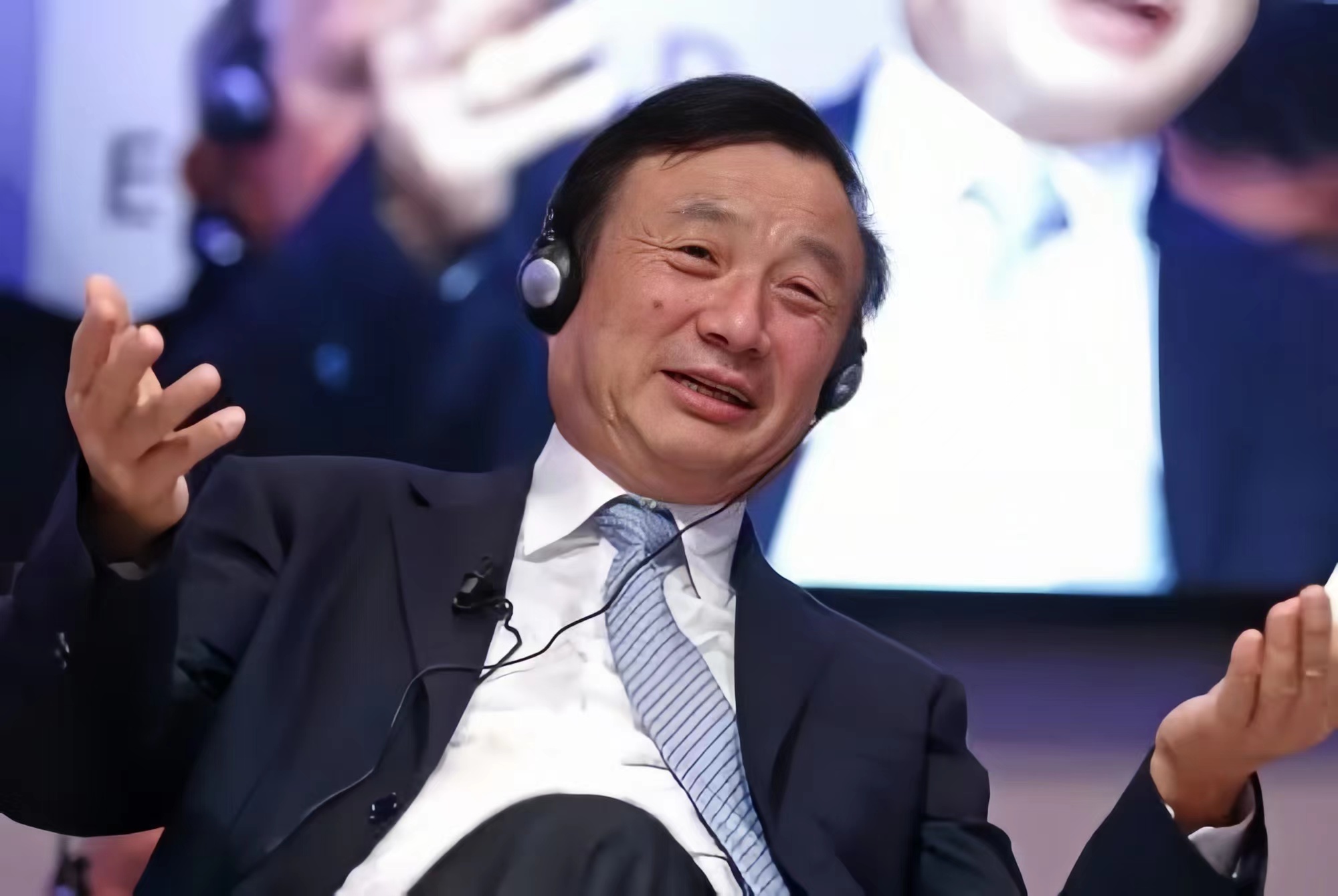 连华为都放弃的生意,钉钉就能做好吗?大模型,救不了缺钱的它