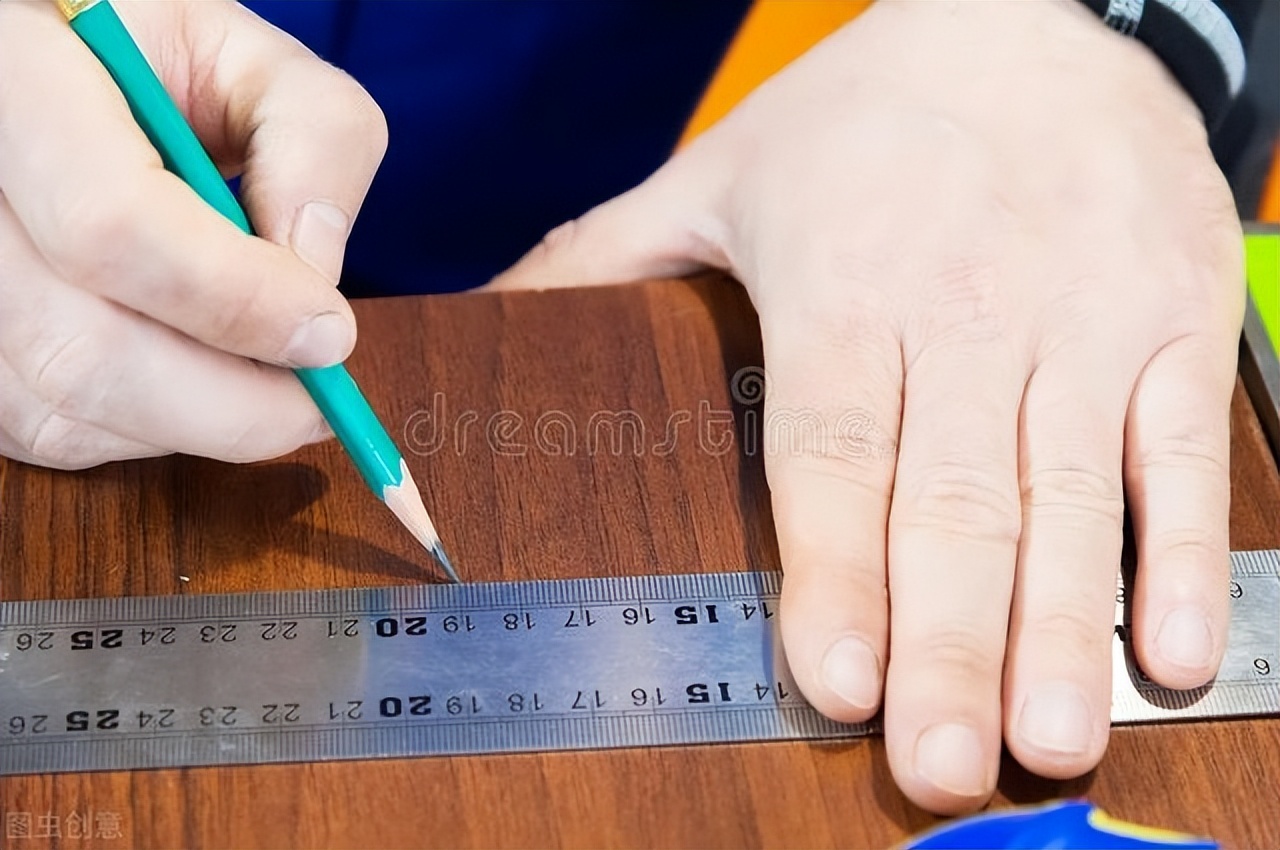 詹姆斯咬手指原因,九岁小男孩咬指甲截肢