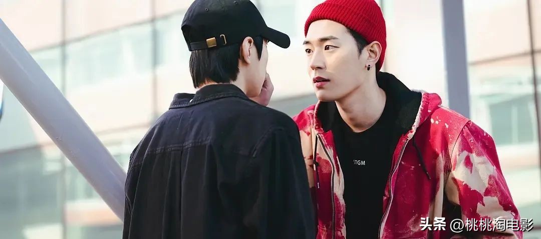 终于，一点点热闹起来了。