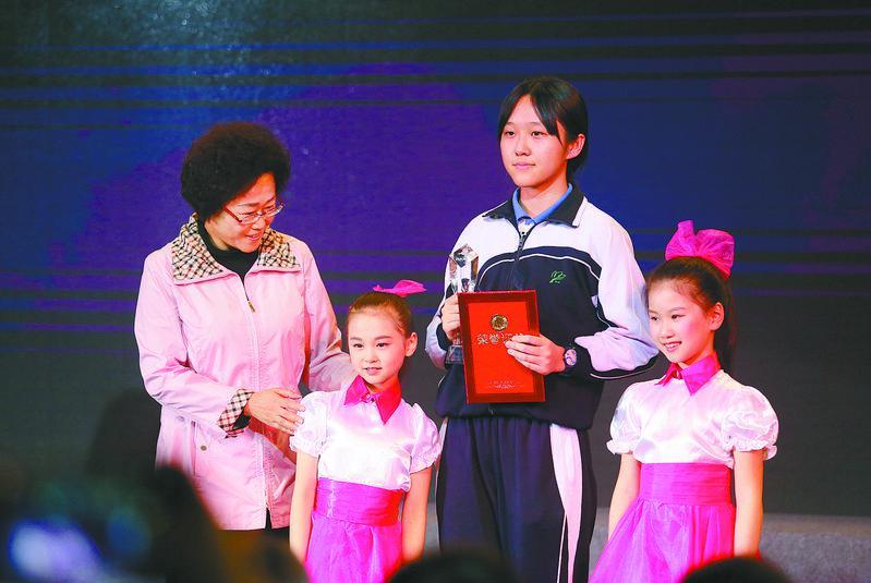 “从校园到校园”的西西弗斯|深港书评·在深圳写作