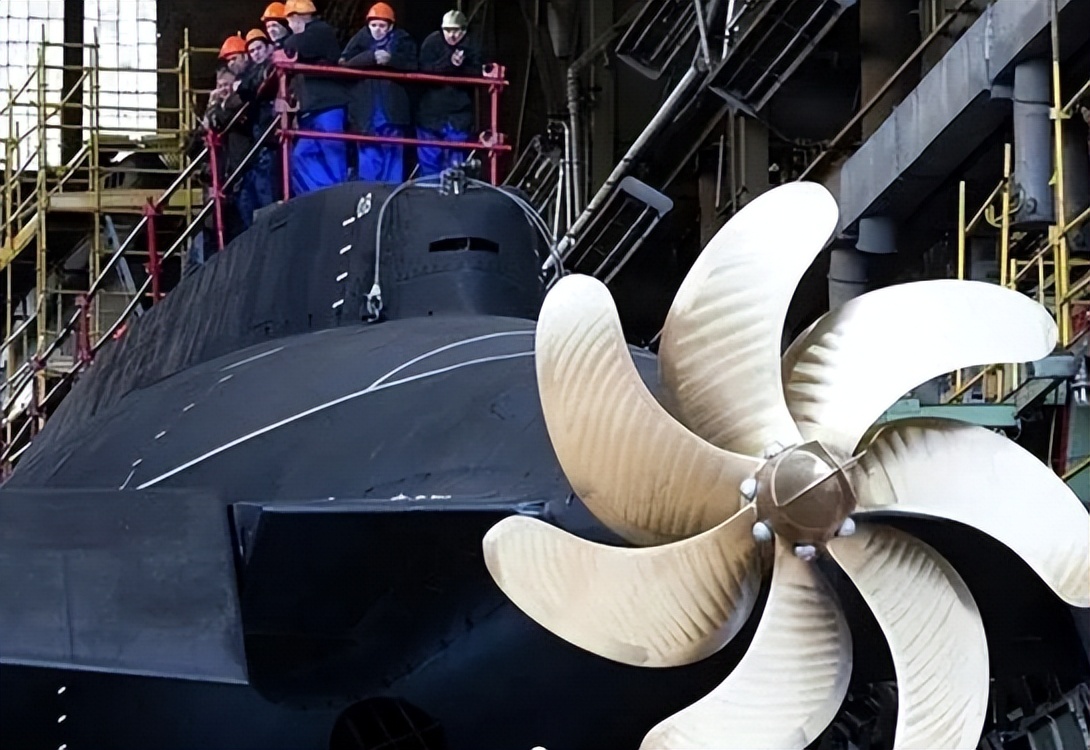 1993年我军提出参观俄军潜艇，对方犹豫再三提条件：除非做到六不