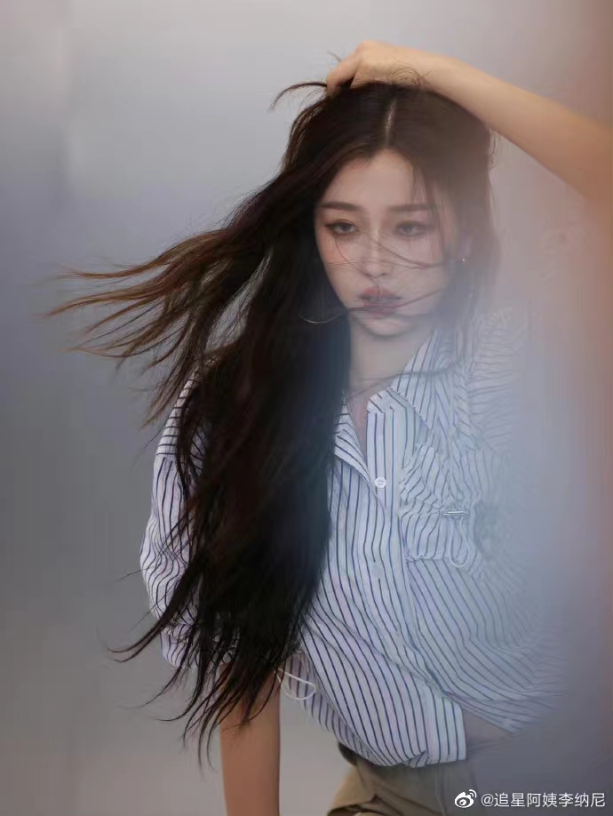 dzzit虞书欣海报,虞书欣最新官宣代言