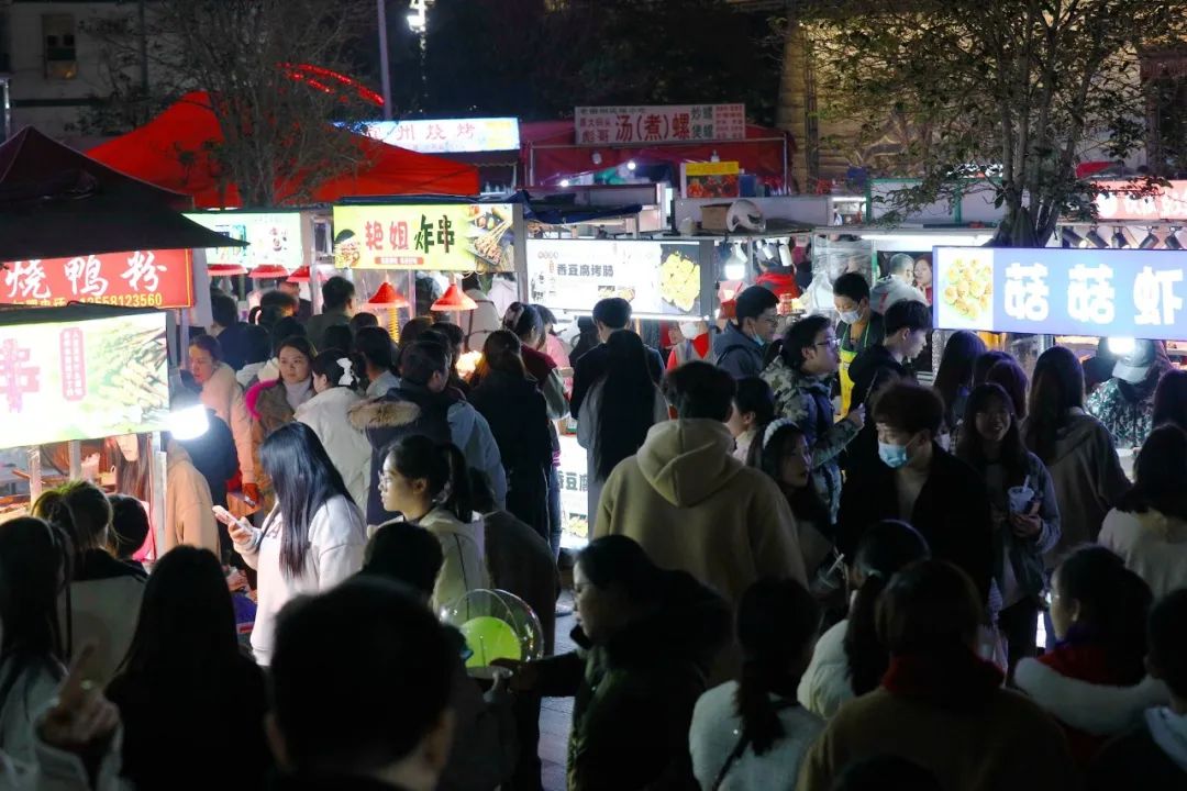 柳州风情港夜市怎么走,柳州风情港夜市街规划