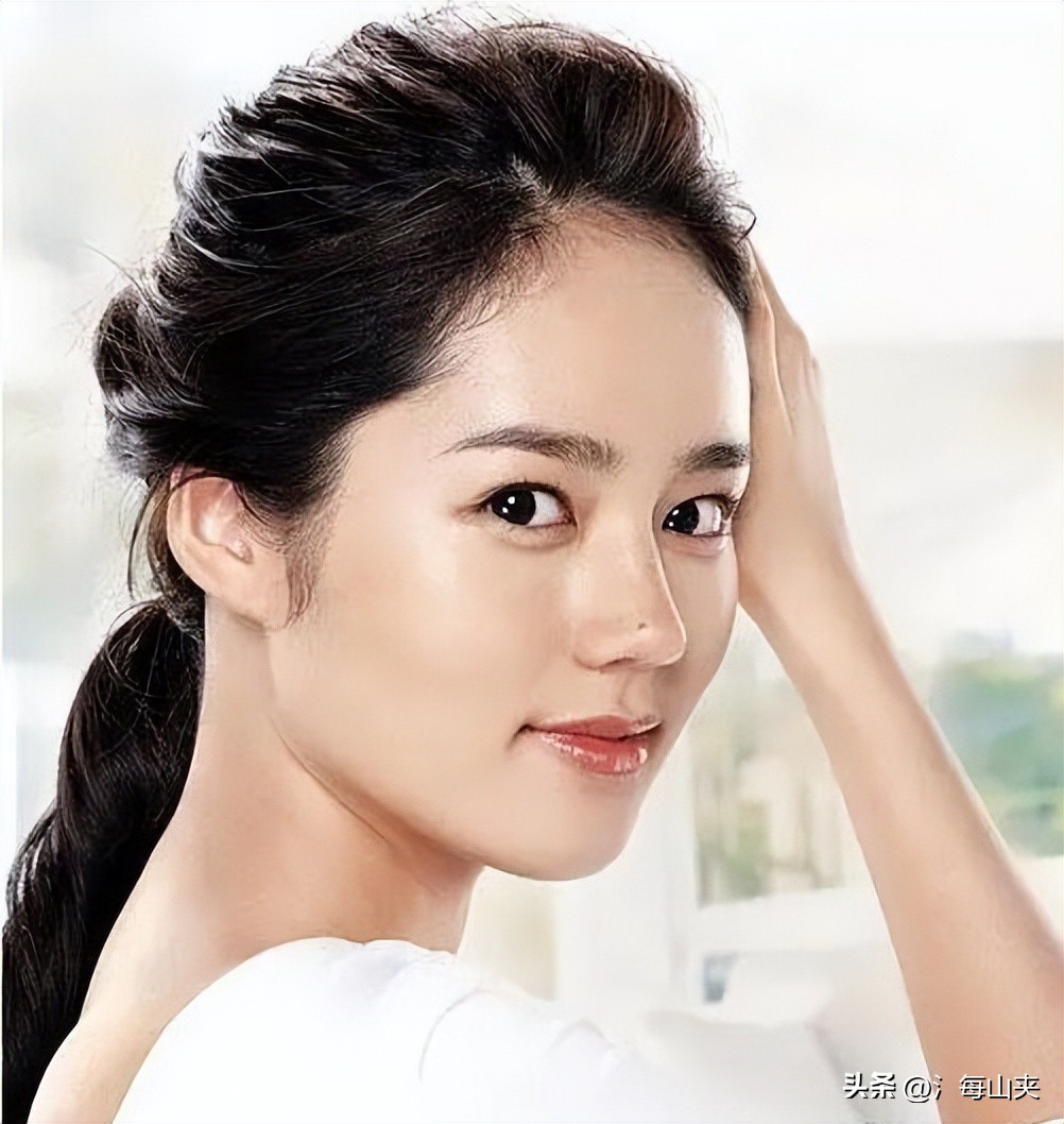 拥有完美鼻子的韩国女明星有谁