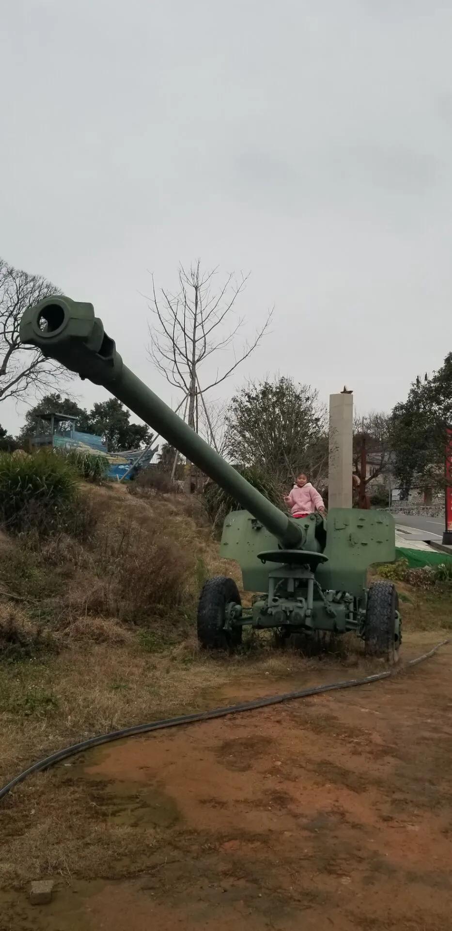 女儿对足球感兴趣,小学女孩喜欢足球有前途吗