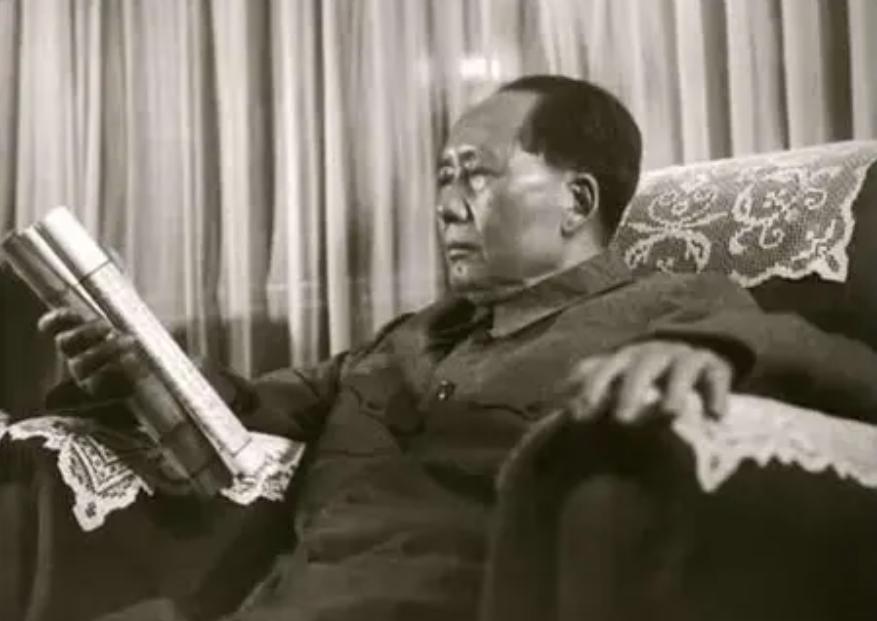 毛主席：《红楼梦》讲的其实是一个简单的道理