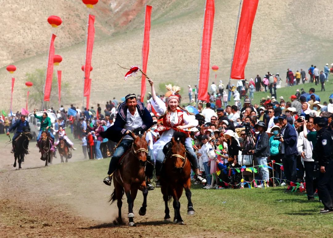 贯彻落实上级党组织工作部署,贯彻落实党委部署方面