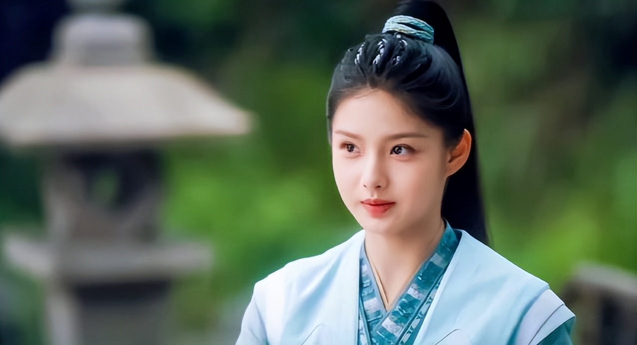 《长风度》我一口气看了8集，奔着“丫鬟”去的，艾米造型太惊艳