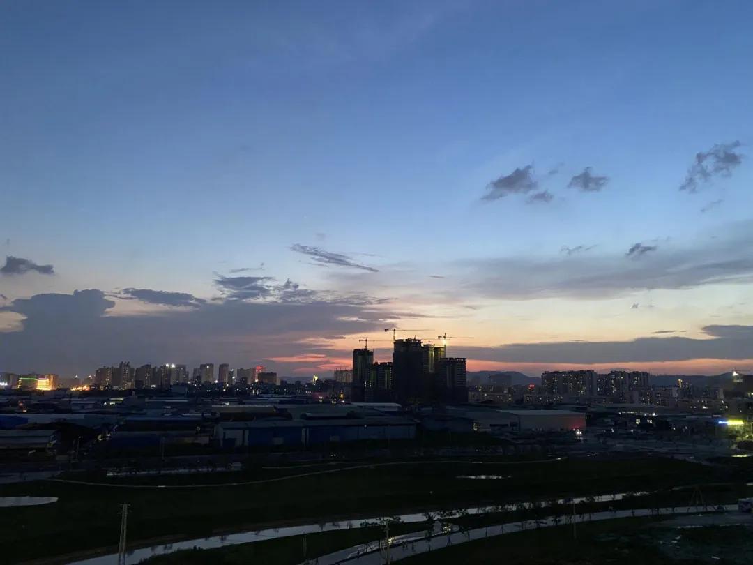 80后女孩挑战禁欲生活：每月300元长住酒店，尽享无拘束奇妙体验