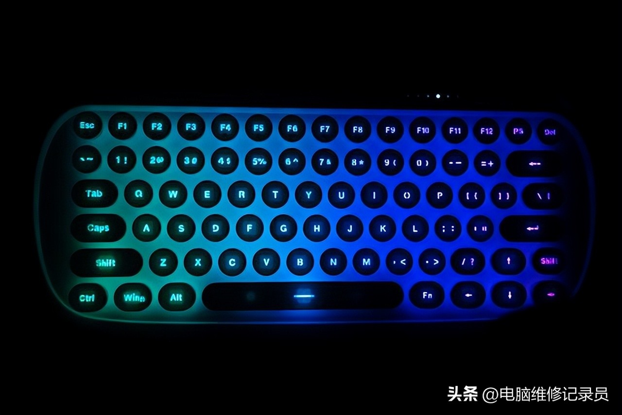 键盘灯不亮显示器不亮怎么处理,键盘灯亮显示器不亮是什么原因