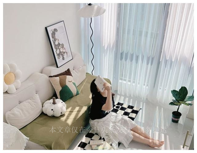 成都姑娘买下19㎡LOFT，利用3米2层高做隔层，网友：太好住了