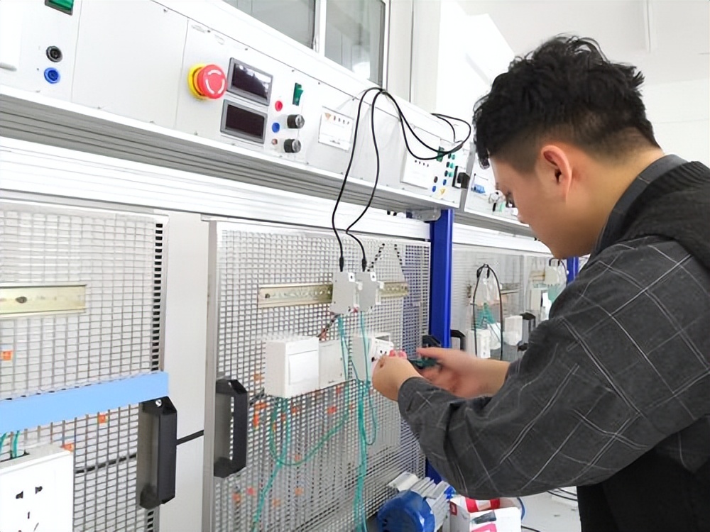 当前中国的大专王牌专业,专科选择这三个专业比读本科还强