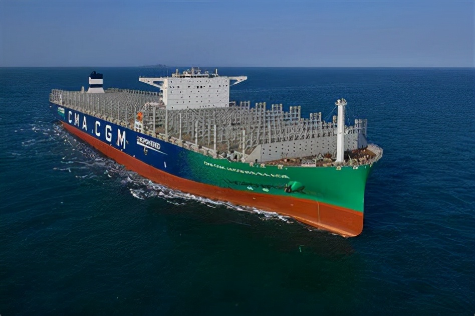 中国第三艘航母对比福特航母,中国能超越美国的福特级航母吗