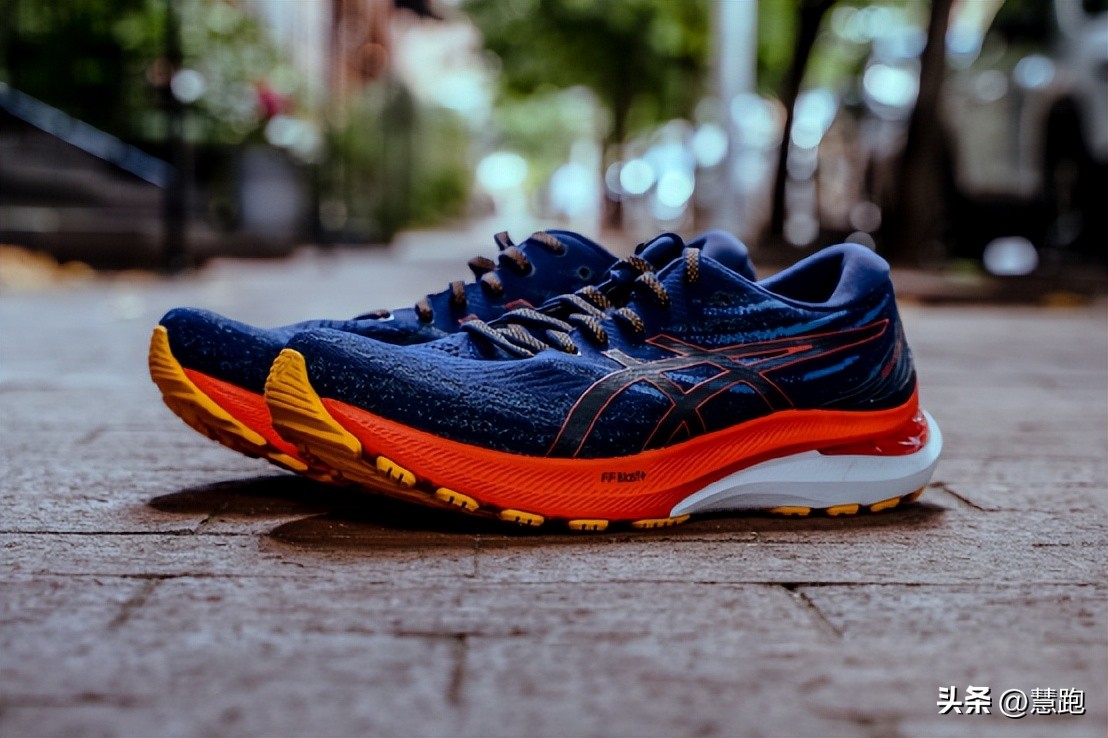 亚瑟士2022款跑鞋,亚瑟士跑鞋推荐前十名性价比高