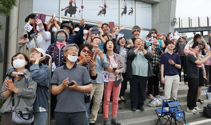 朝鲜半岛太空军备竞赛影响,朝鲜和韩国一起参加比赛