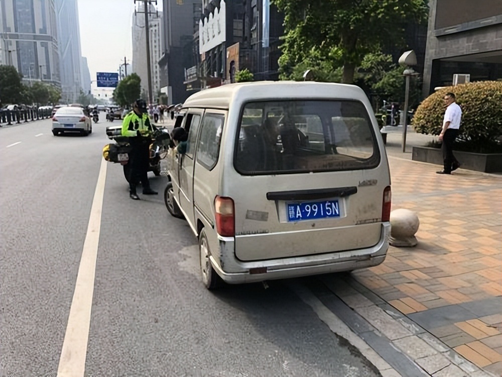 汽车年检需要什么手续和材料,车辆年检需要哪些资料和复印件