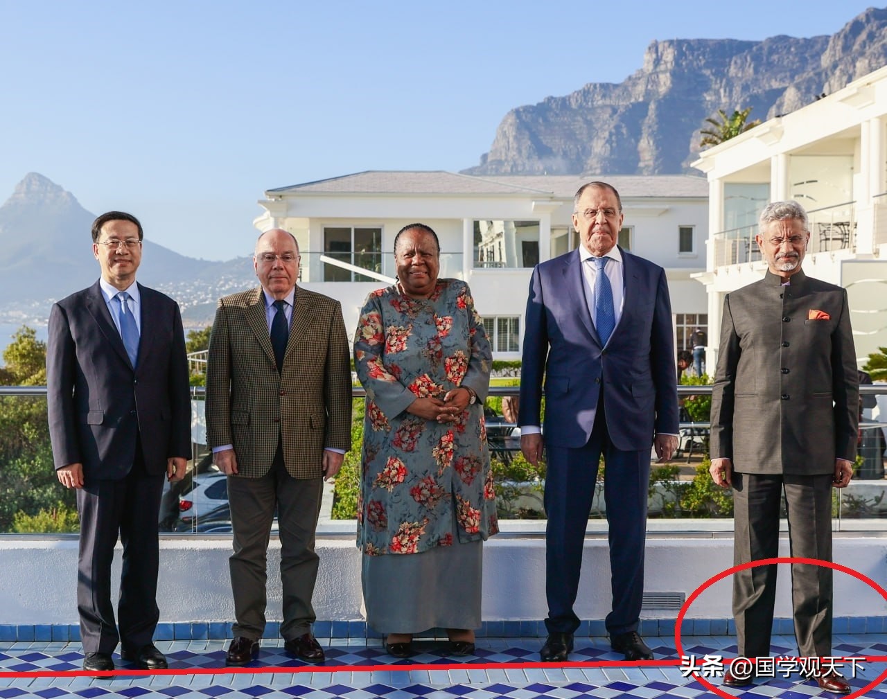 印度外交政策及特点,印度对外外交的强硬政策