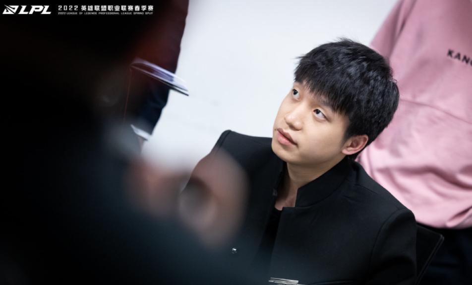 lol厂长和uzi哪个人气高,uzi厂长最新视频