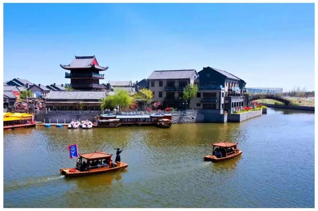 美！青山绿水间，留下一抹齐鲁红！