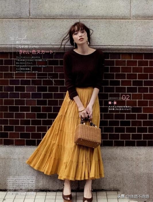 白t恤和百褶裙永远都是完美搭配,百搭t恤百褶裙推荐