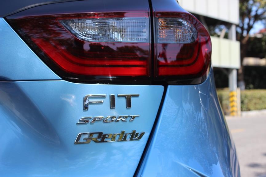 本田飞度最好的改装,国外本田三厢飞度改装