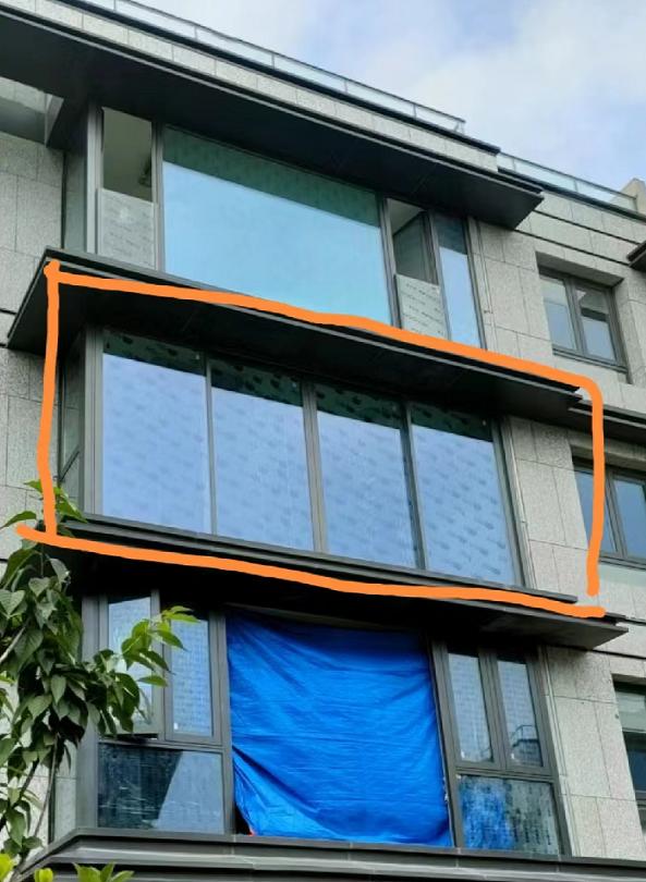 实拍断桥铝加工厂,断桥铝工厂现场实拍