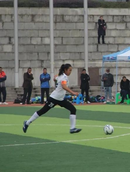 重庆市校园女子足球总决赛,重庆小学男子足球乙组比赛视频