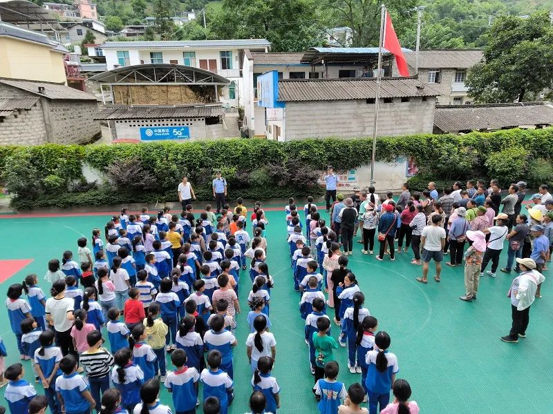 【普法强基与法同行】上江边境派出所|交上“暑期安全作业”