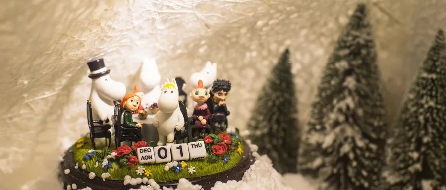 每一扇门都有许多传说,每一面锦旗背后都有一个感人故事