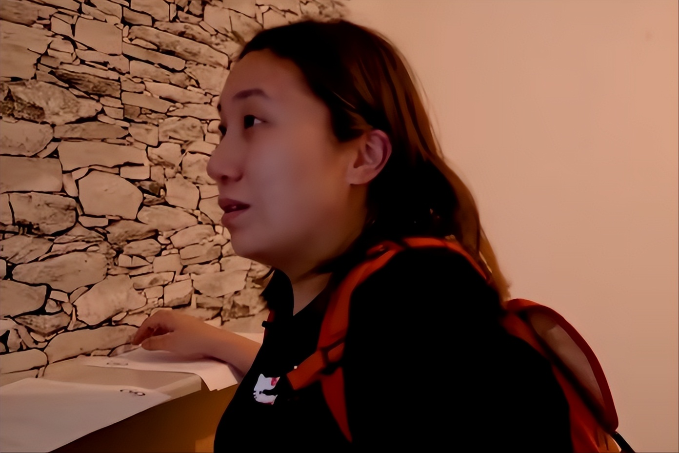 夫妻二人放弃月薪9000元,中国夫妇放弃7万收入移租英国