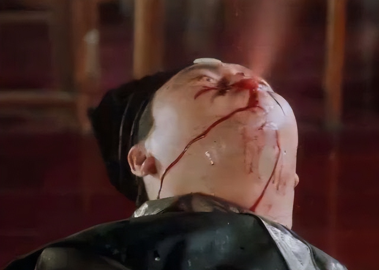 一个年轻的时候的星爷,星爷留给一代人的回忆