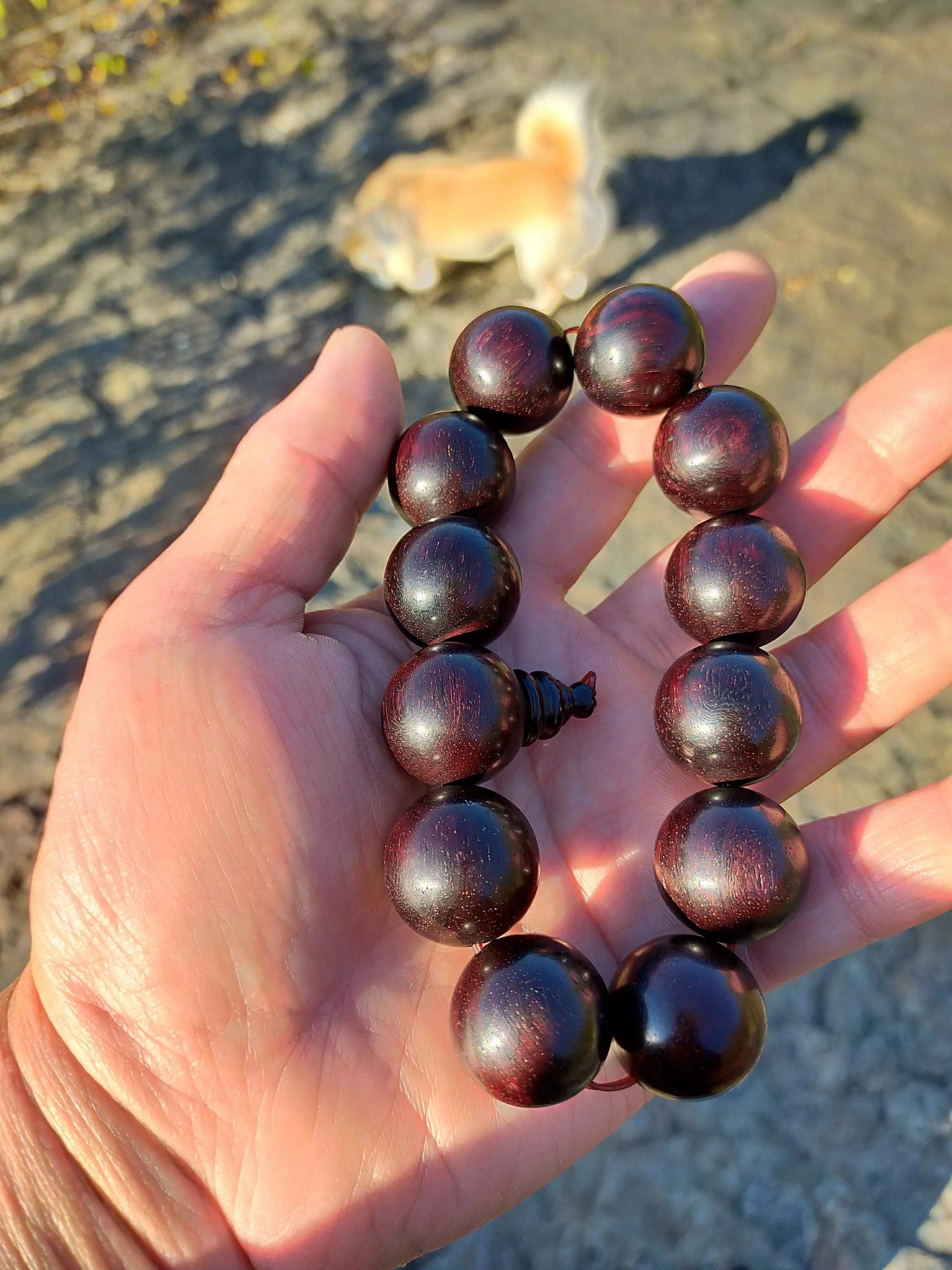 小叶紫檀手串鉴别真假只需3秒,印度小叶紫檀老料手串真假辨别