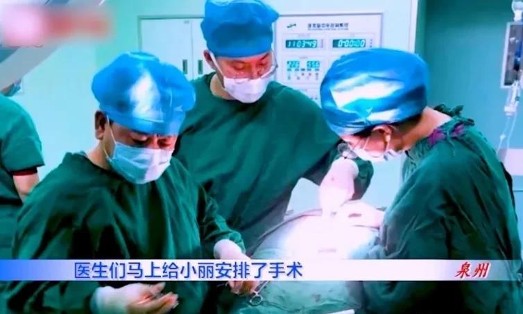 美女的下半身被瓶子刺穿，连医生都不敢相信这个事实！