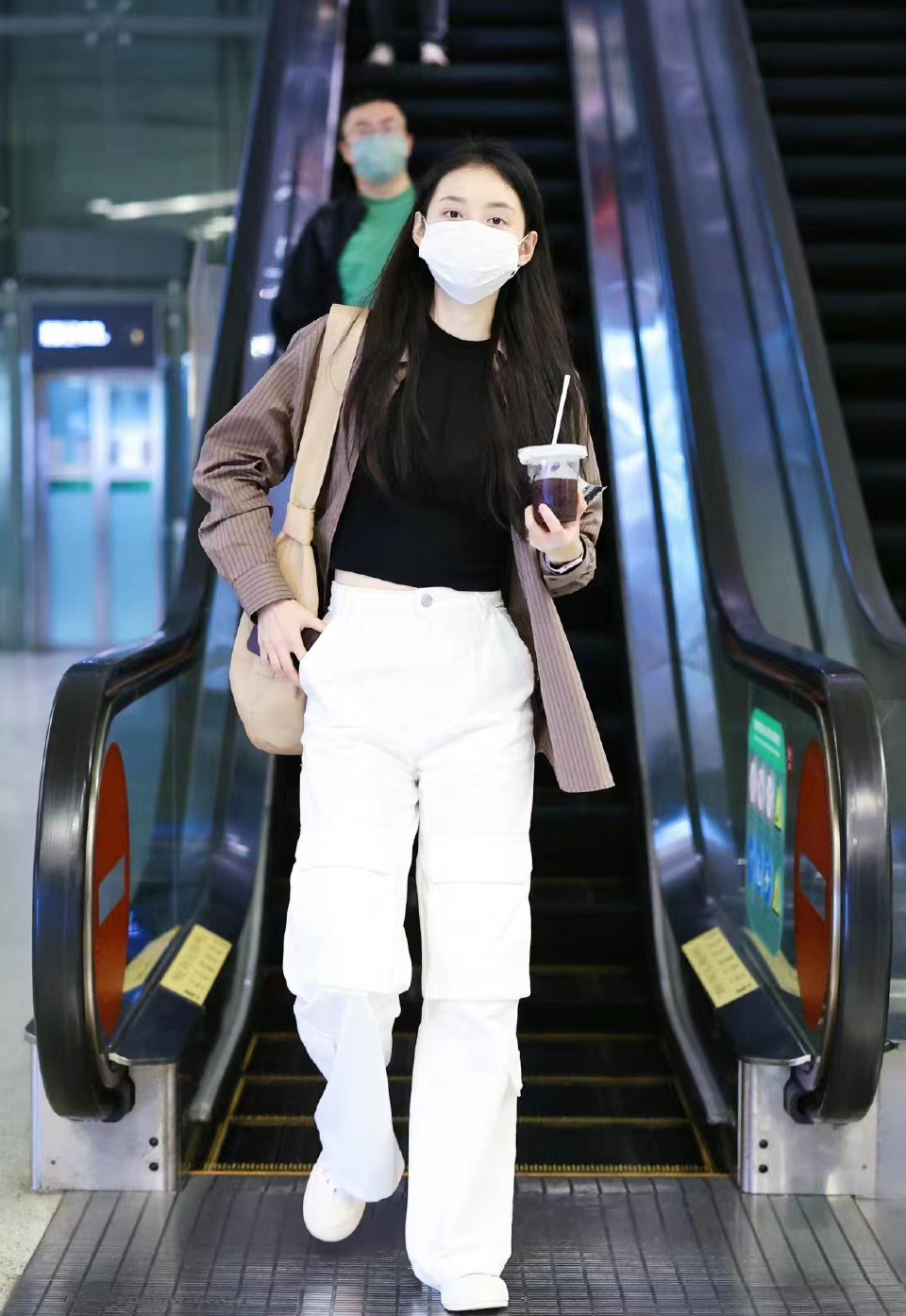 孙伊涵职场穿搭西装,孙伊涵毛衣穿搭