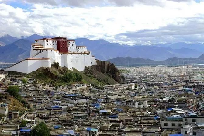 西藏布达拉宫历史看一下,拉萨布达拉宫历史讲解