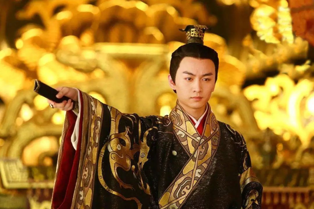 从船夫到富可敌国，邓通血泪上位史：平民的悲哀？跪舔的无耻？