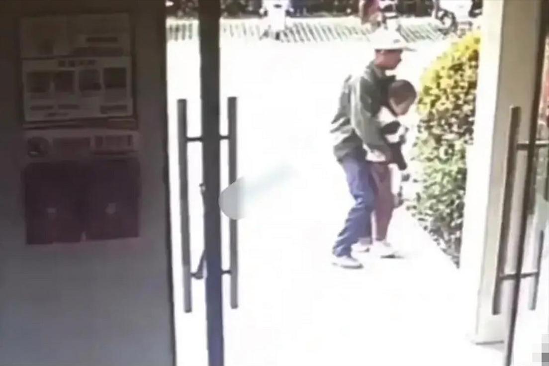 四川13岁女童遭爷爷“侵犯”，怀胎5月被父母发现，法官却只判5年