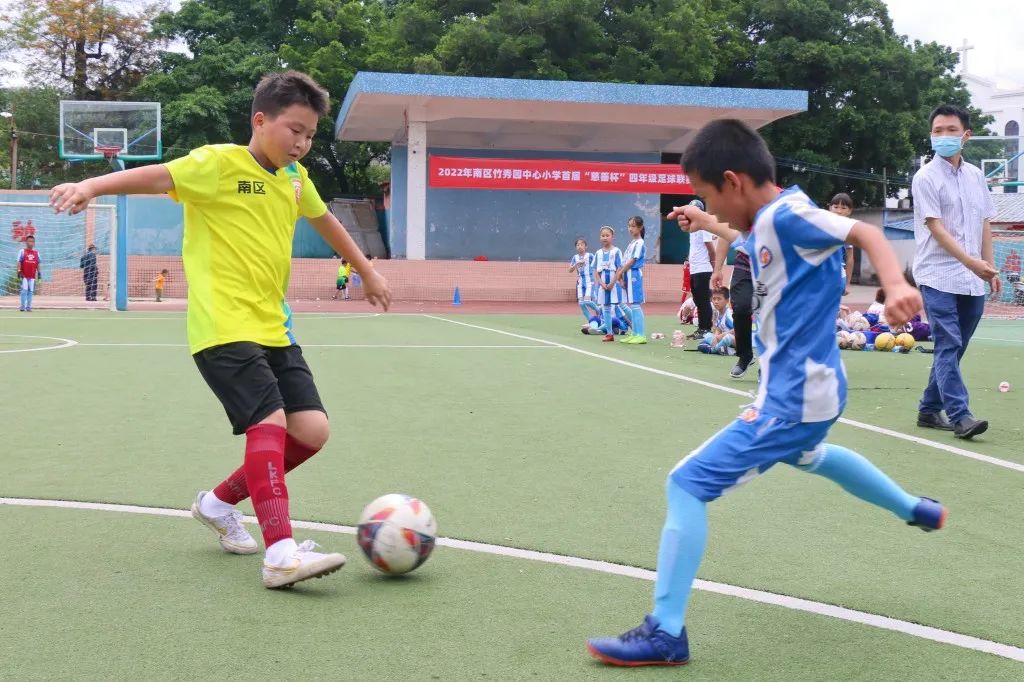 中山市校园足球联赛初中组,中山区第11小学总校直播足球比赛