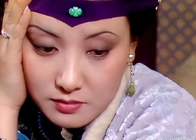 王夫人教训王熙凤,王夫人听信谗言命凤姐抄检大观园