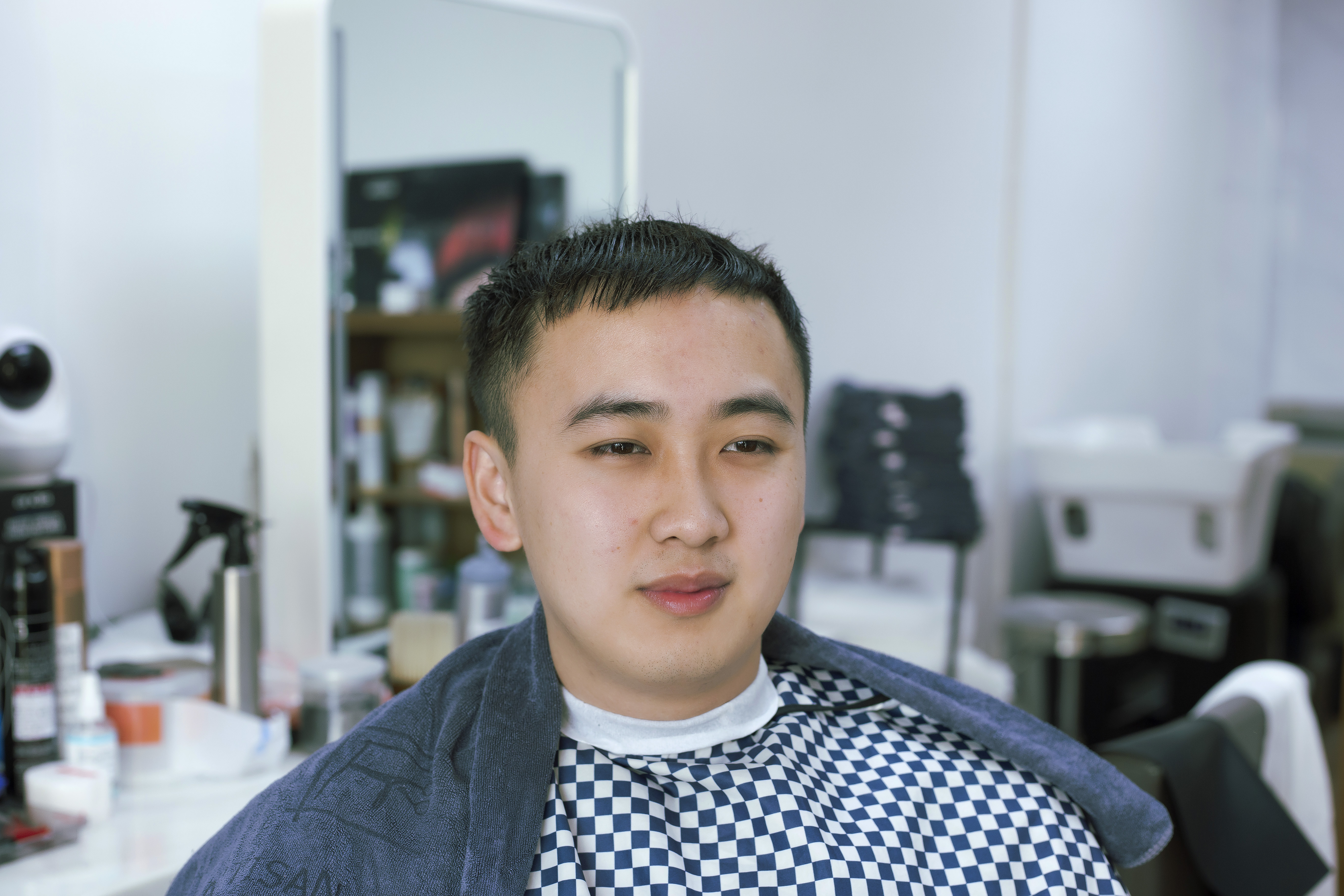 高发际线发量稀疏发型,发际线高头发稀疏掉头发怎么拯救