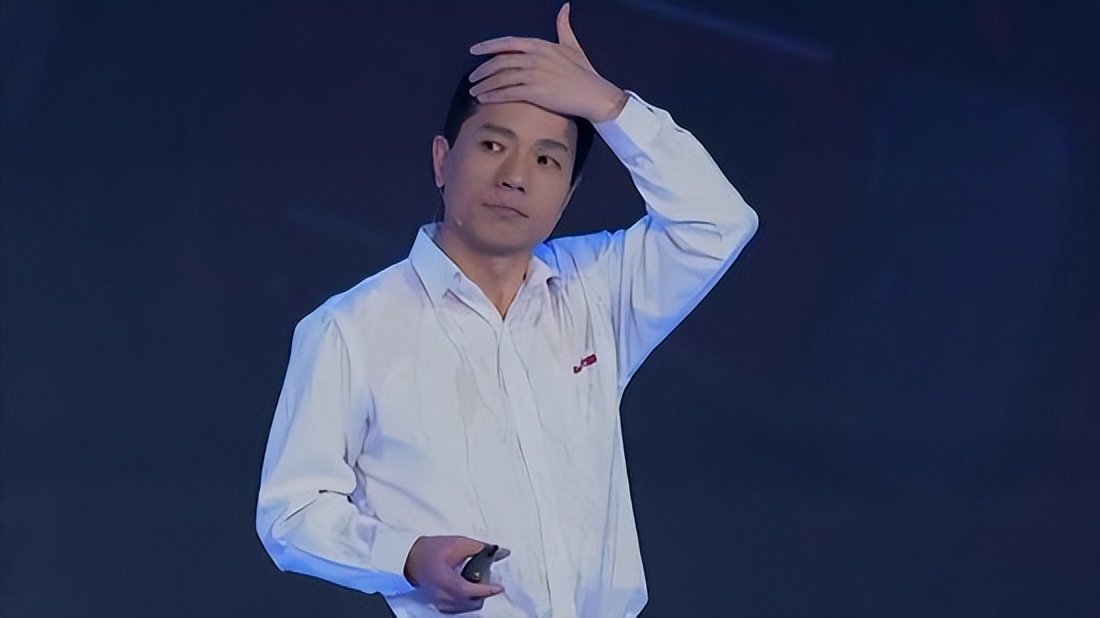 男人衬衫系几粒扣，暴露是什么性格的人…