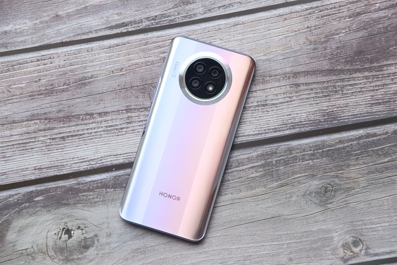 从2199元跌至1299元，66W+6400万，“10运存”手机沦为标准千元机