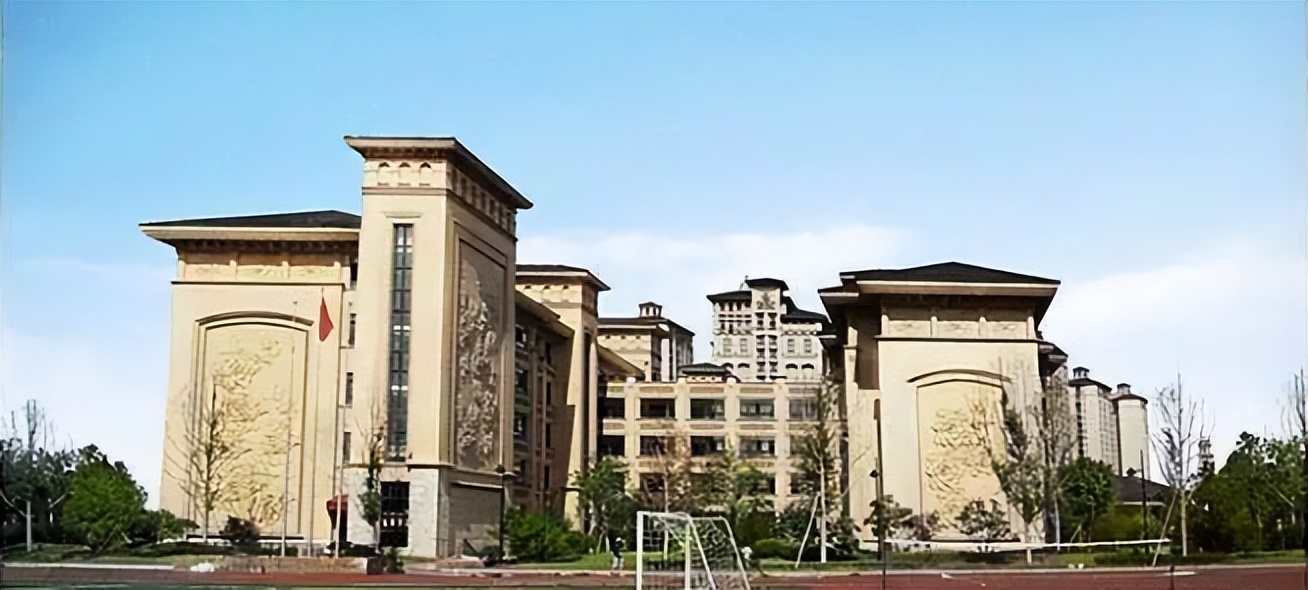 上海知名的国际学校小学,上海耀中国际学校学费多少