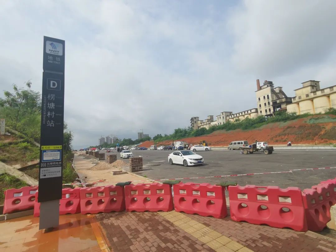 南宁网红夜市喧嚣背后：一天清理两大车垃圾，摊主清早赶来“占位”